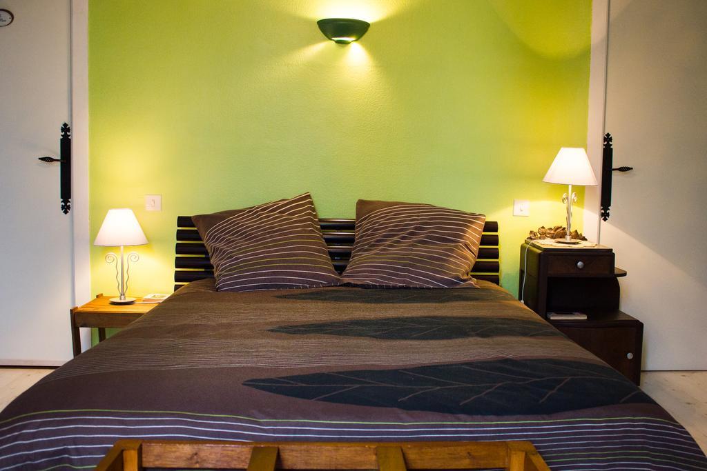 Bed and Breakfast Aux Ronzieres Pouilly-sous-Charlieu Zimmer foto