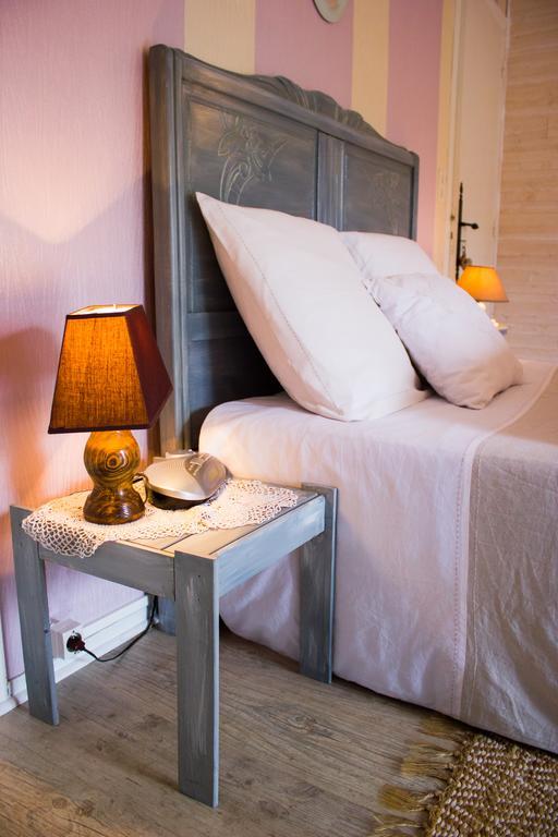 Bed and Breakfast Aux Ronzieres Pouilly-sous-Charlieu Zimmer foto