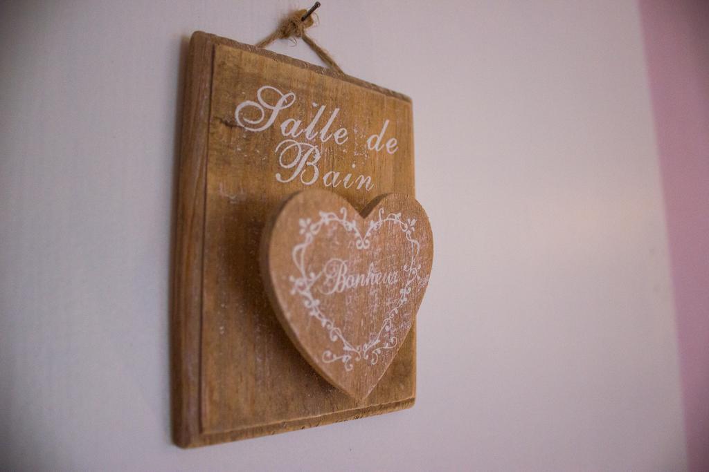 Bed and Breakfast Aux Ronzieres Pouilly-sous-Charlieu Zimmer foto